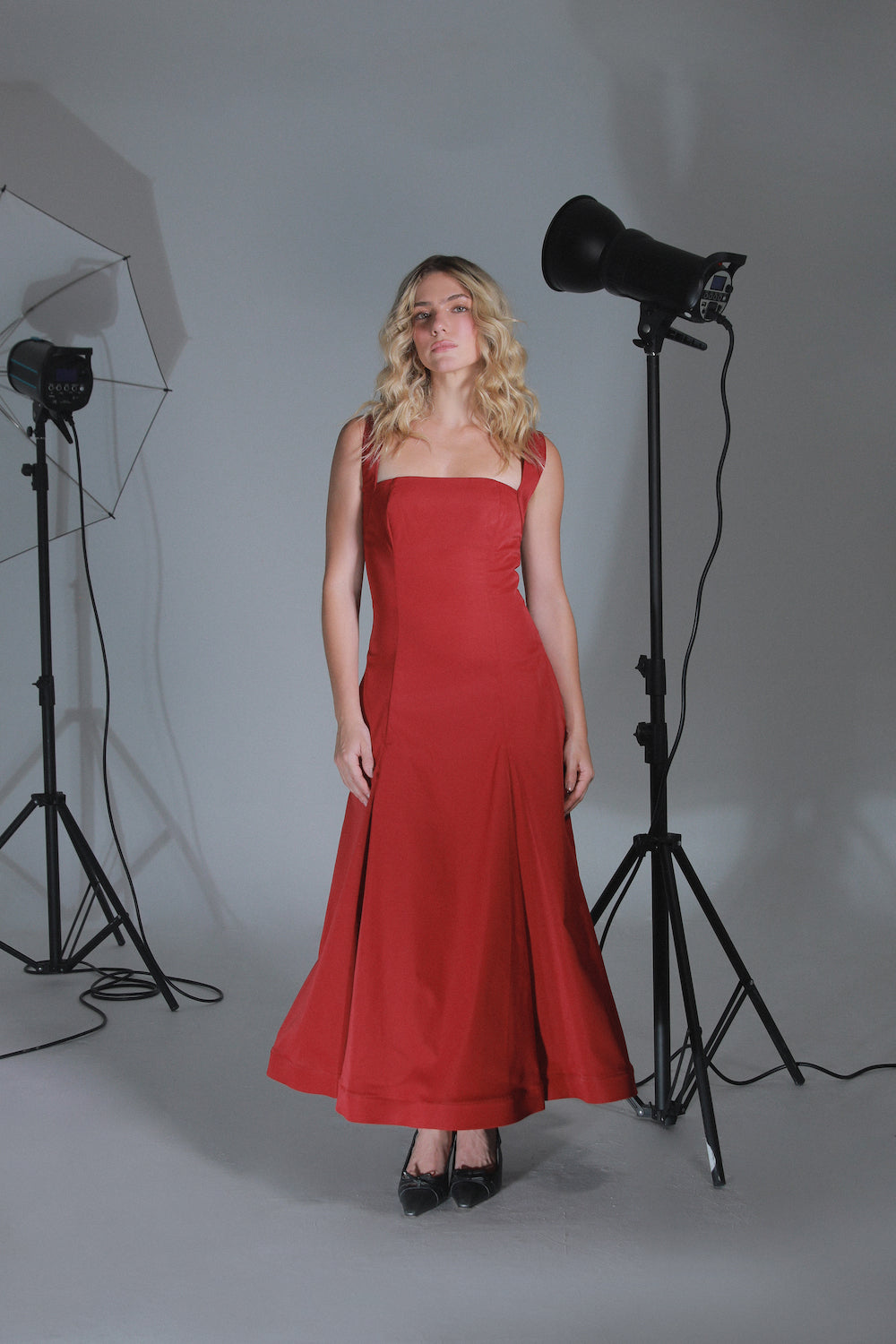 Alessandra Rojo Vestido